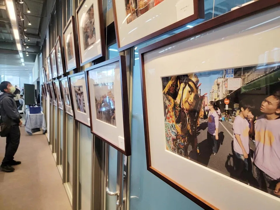 林國勳攝影作品典藏特展於臺東大學圖書資訊館1樓展出