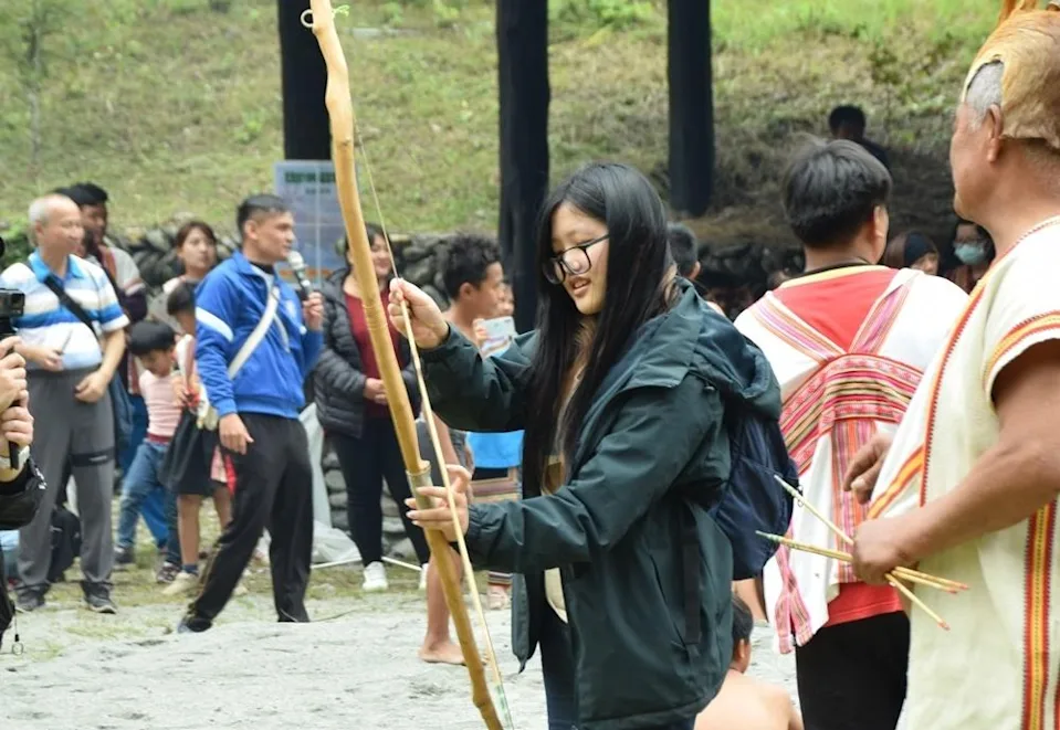 為進一步了解當地布農族文化，學生們除了參訪武陵部落射耳祭，許多素材及靈感都來自其中。