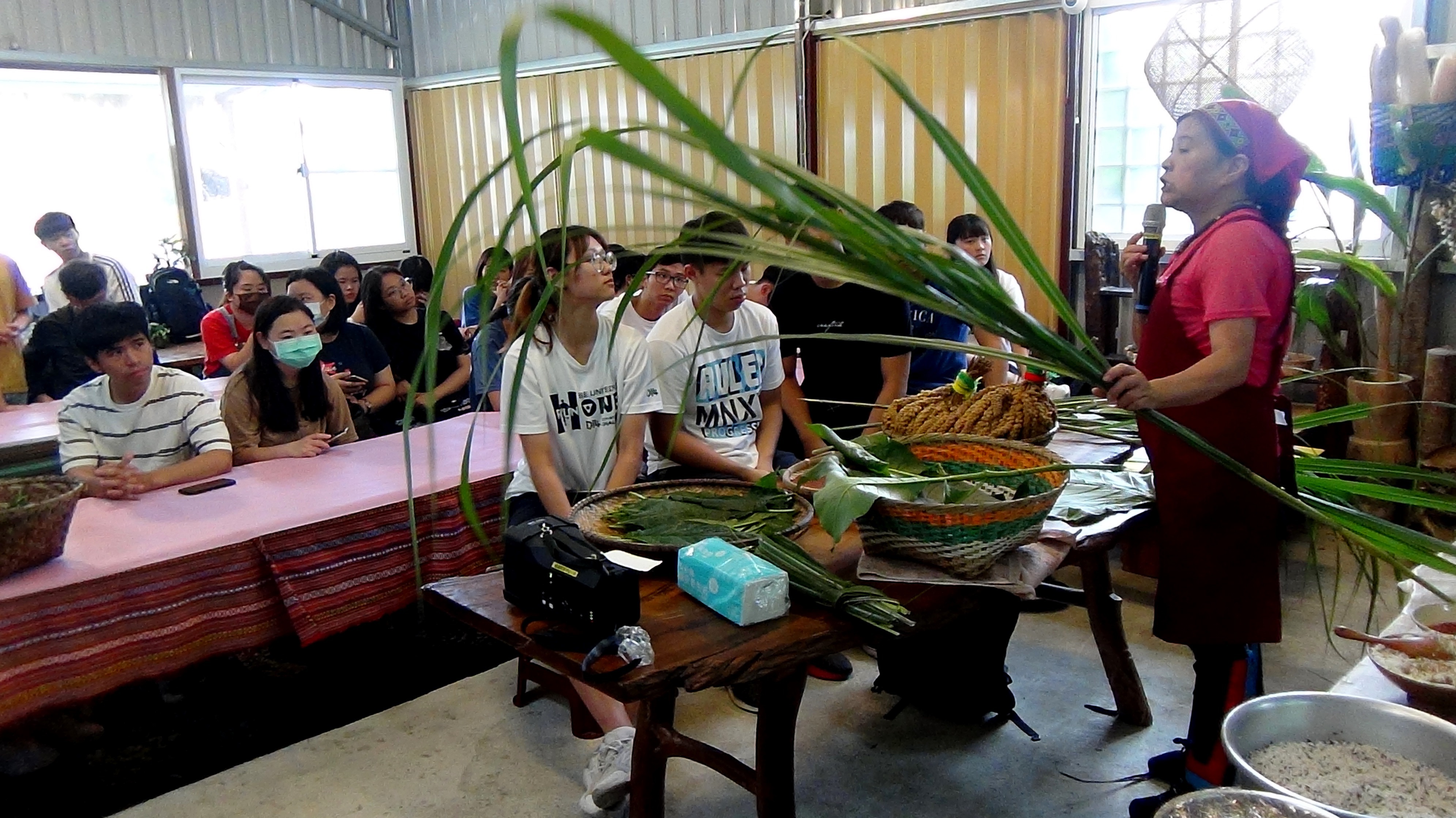 學生包製「奇那富」　體驗原住民食農文化 